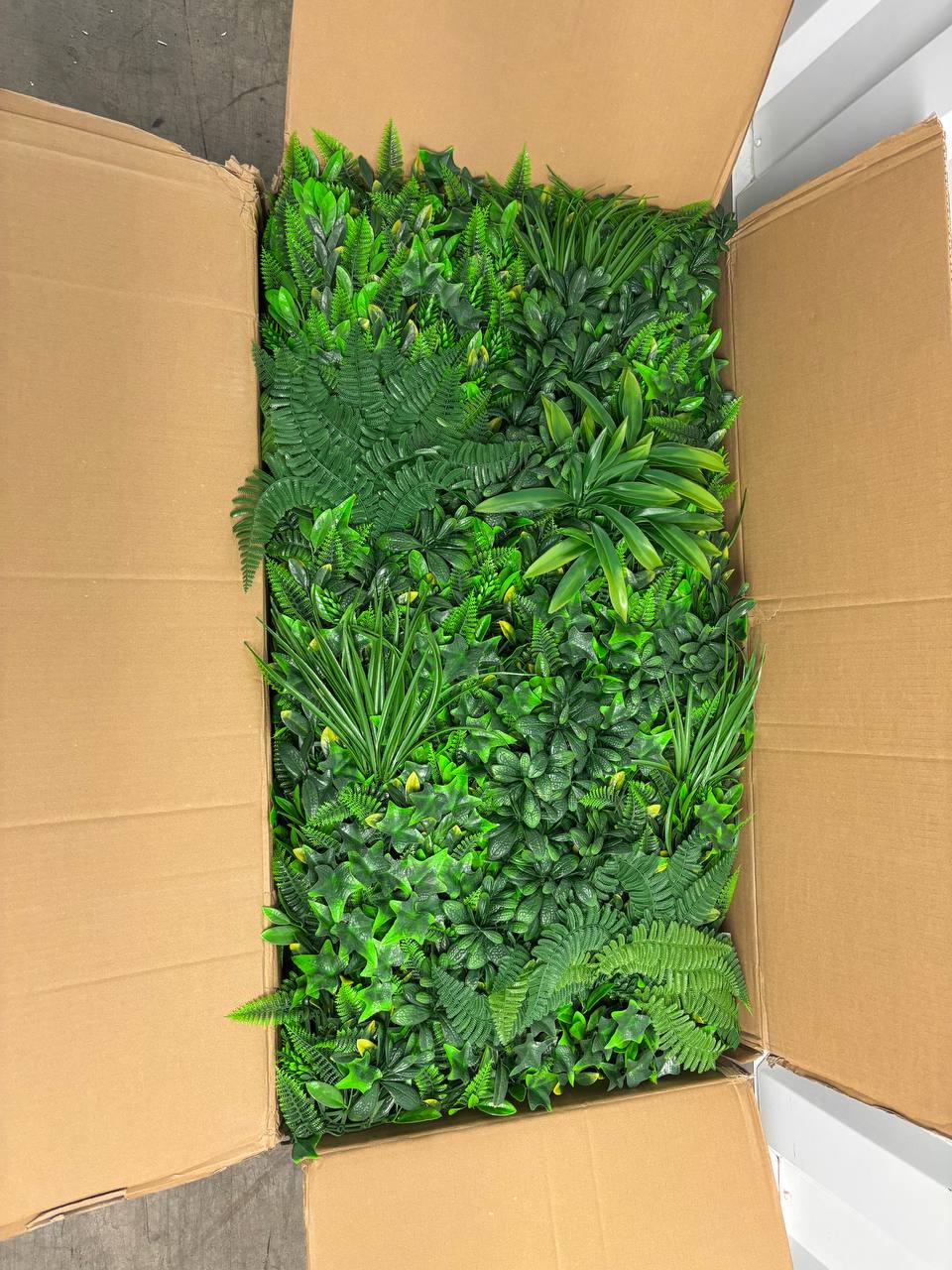 Artificial Kauai Living Wall Vertical Garden for Outdoor Hedge Installments or Indoor Decor (5 Pack) 28 SQF